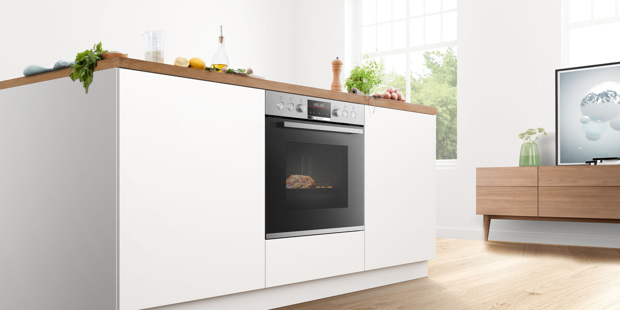 Backöfen und Herdsets bei Elektro Haubner GmbH in Roth